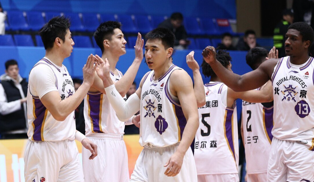 大腿离队本以为摆烂，换帅后7战5胜！落魄豪强一夜成前8最大黑马