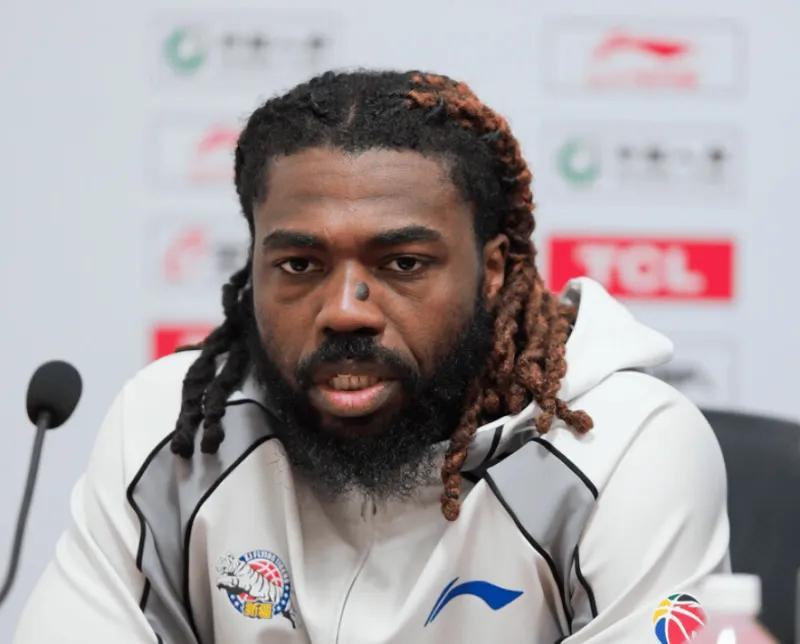 kaiyun sports-输新疆格兰跟倔驴一样！末节死用哈里斯+西尔扎提，拱手让出胜利