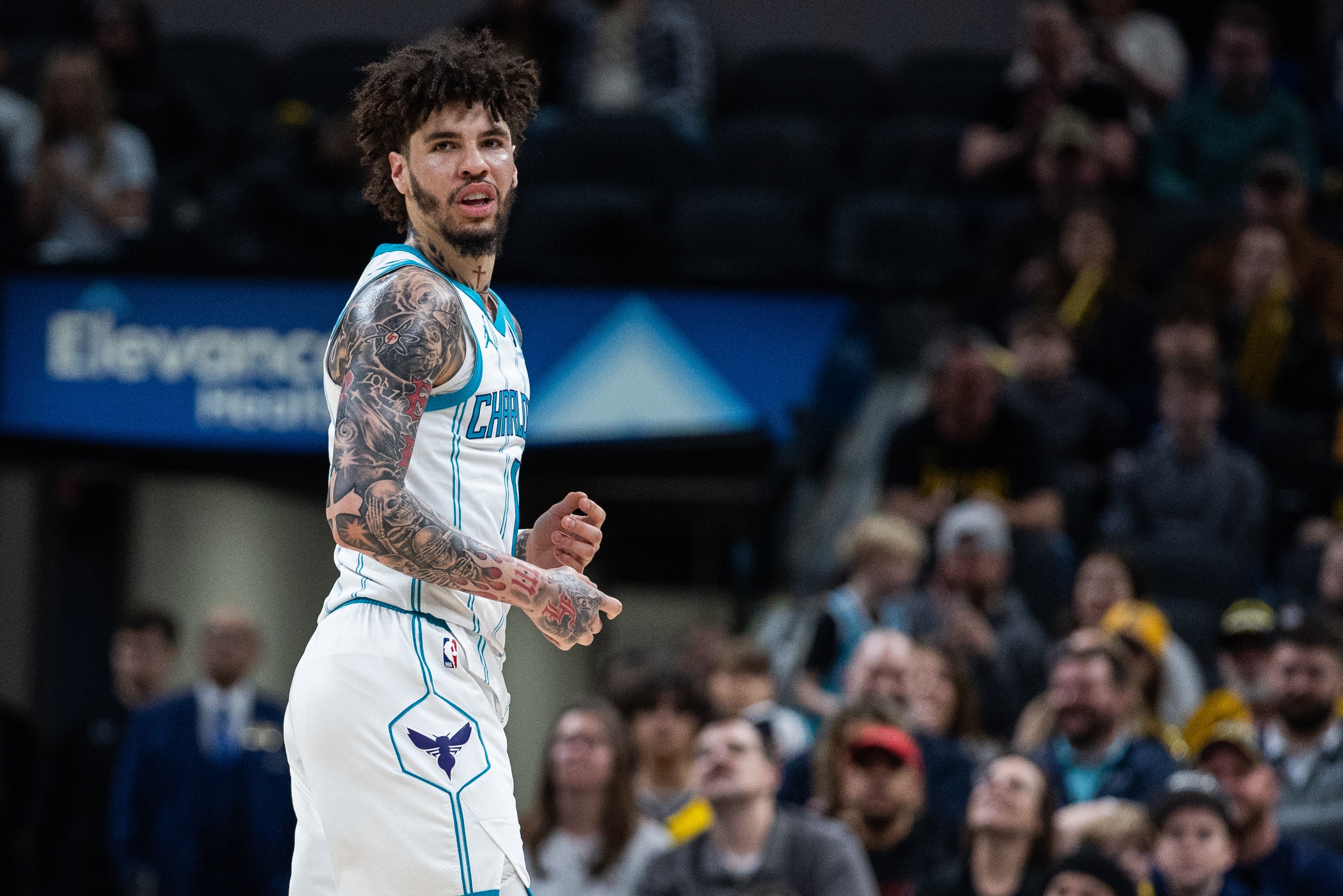 开云APP下载-今天不浪今天准！三球首节出战9分钟 7中5&amp;三分4中3砍13分2助